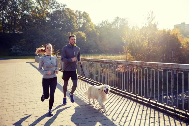 people-jogging-outside=dr-jose-nasser-Substack-1080x720